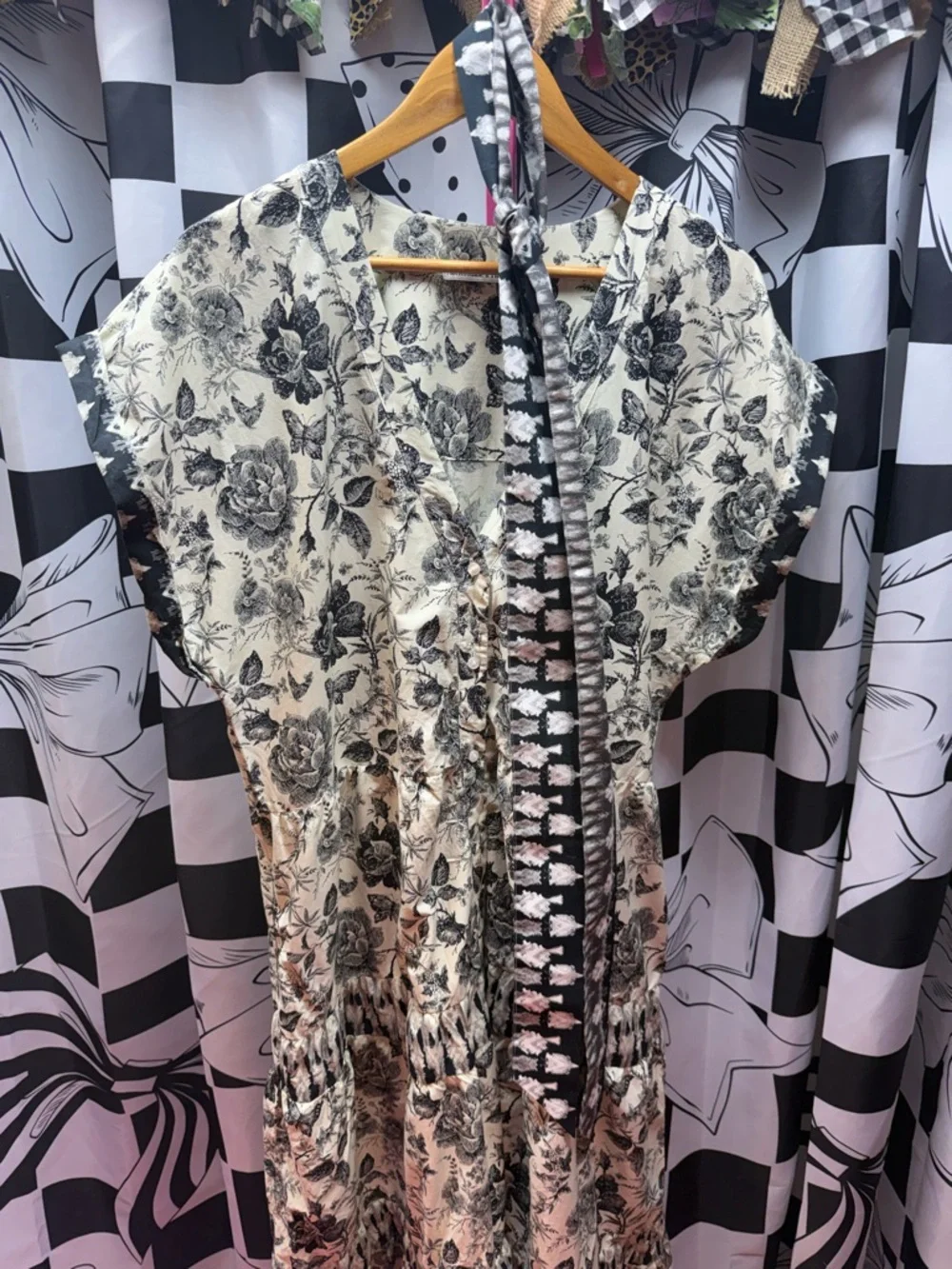 Abercrombie & Fitch Black and White Floral Maxi Dress